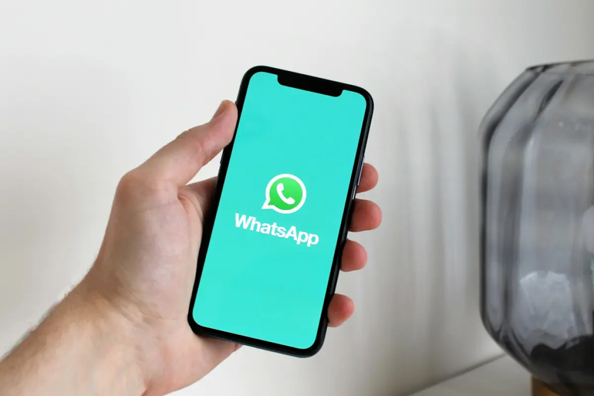 Whatsapp users threatened by viruses and account locks